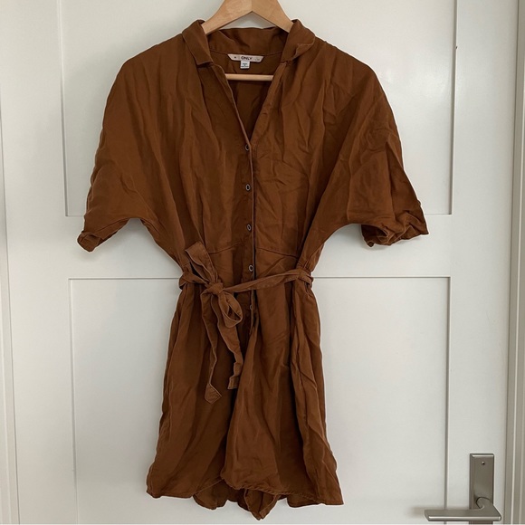 ONLY - Button-down Amber Romper - Picture 2 of 6